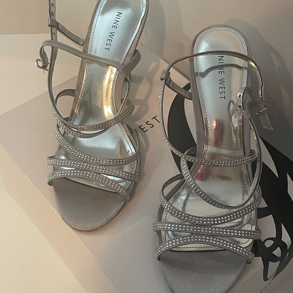 Nine West Silver Strappy Heels - Picture 5 of 6